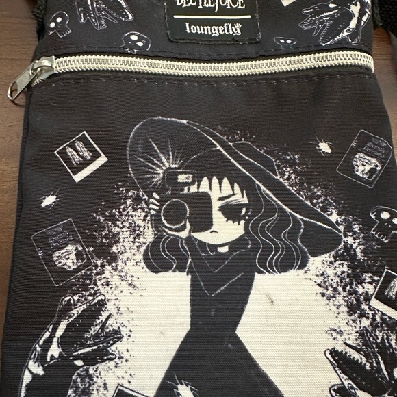 RARE Loungefly Beetlejuice Lydia Passport Crossbody Bag - Picture 6 of 6